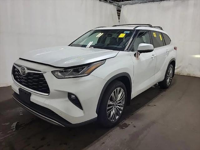 2022 Toyota Highlander Platinum for sale in Golden Valley, MN