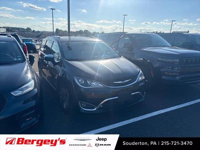 2017 Chrysler Pacifica Hybrid Platinum for sale in Souderton, PA