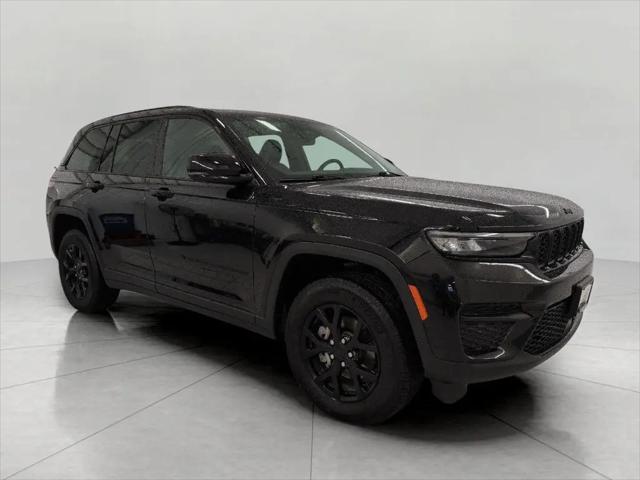2025 Jeep Grand Cherokee Altitude 4x4 for sale in Oshkosh, WI