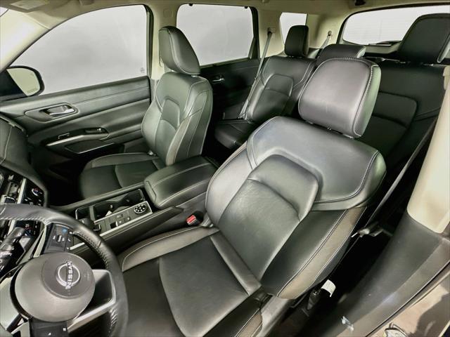 2023 Nissan Pathfinder SL 4WD