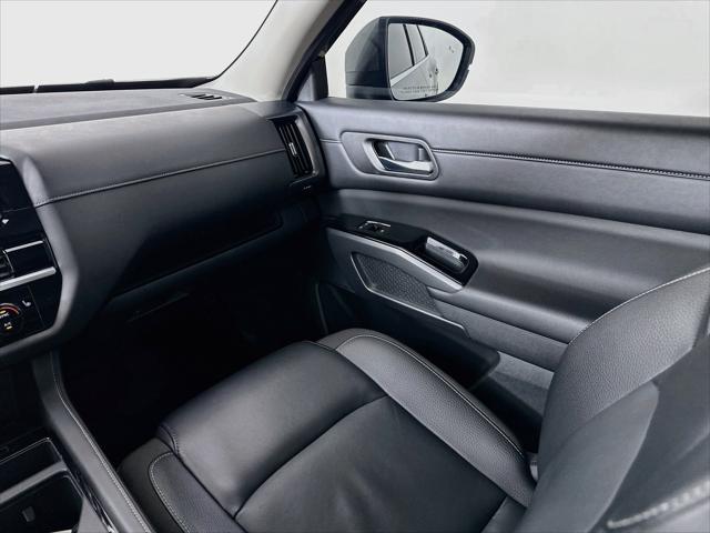 2023 Nissan Pathfinder SL 4WD
