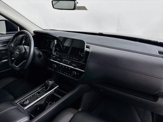 2023 Nissan Pathfinder SL 4WD