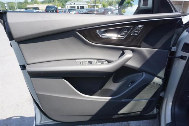 2022 Audi Q8 Premium Plus 55 TFSI quattro Tiptronic
