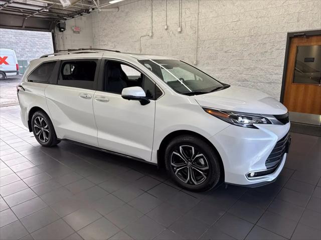2025 Toyota Sienna Platinum for sale in Springfield, MO