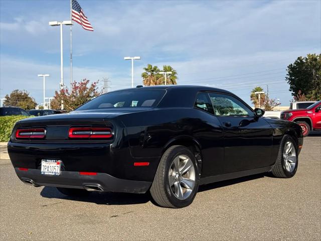 2015 Dodge Challenger SXT