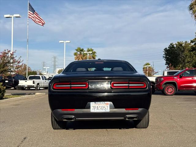 2015 Dodge Challenger SXT