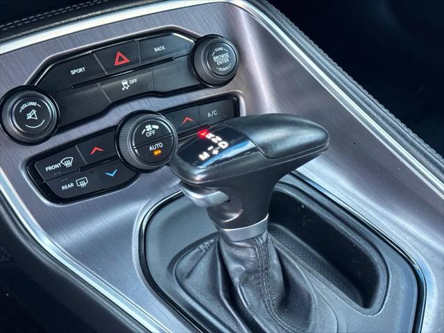 2015 Dodge Challenger SXT