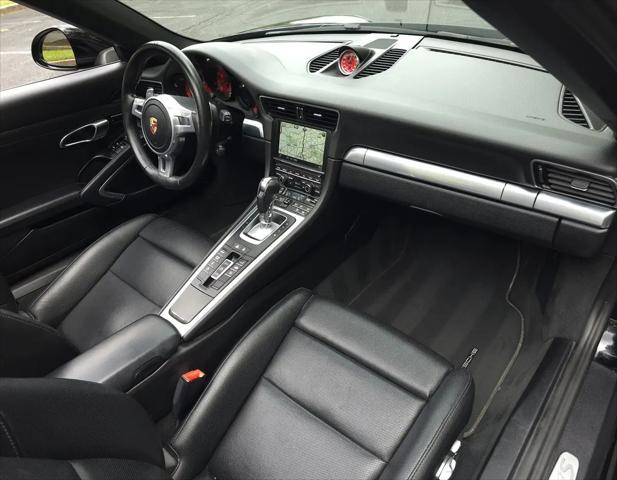 2015 Porsche 911 Carrera 4S