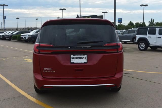 2027 Chrysler Pacifica Select