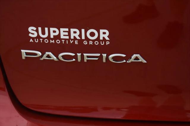 2027 Chrysler Pacifica Select