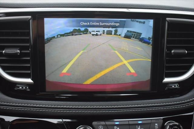 2027 Chrysler Pacifica Select