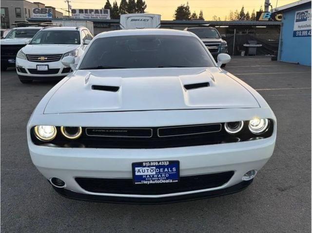 2017 Dodge Challenger SXT Plus