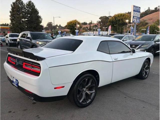 2017 Dodge Challenger SXT Plus