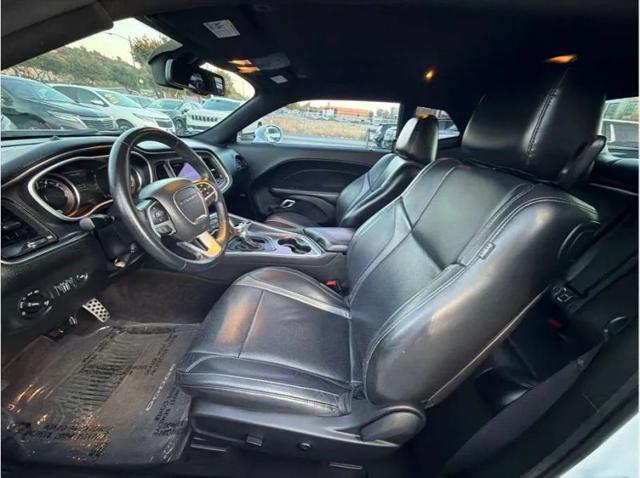 2017 Dodge Challenger SXT Plus