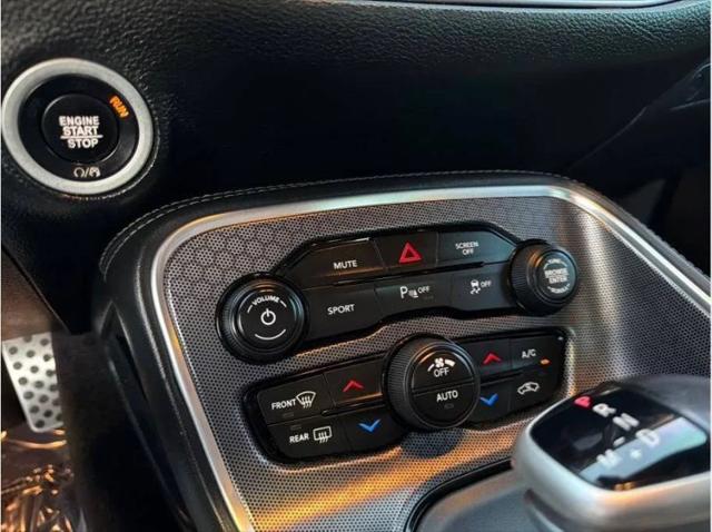 2017 Dodge Challenger SXT Plus