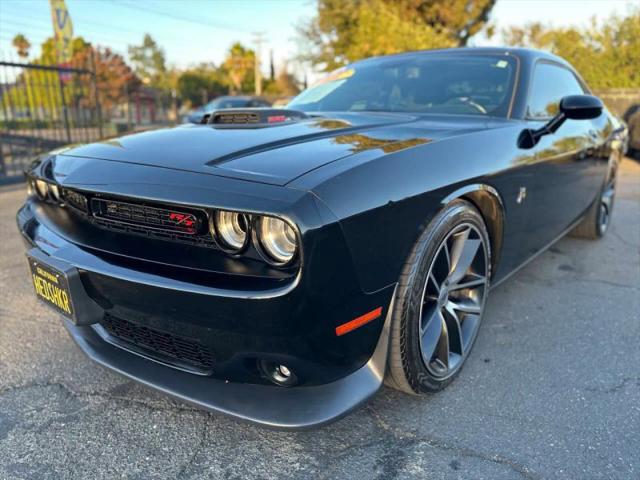 2017 Dodge Challenger 392 Hemi Scat Pack Shaker