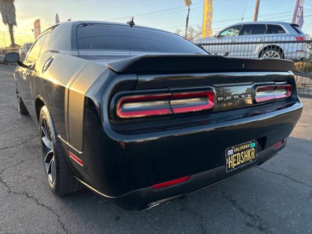 2017 Dodge Challenger 392 Hemi Scat Pack Shaker
