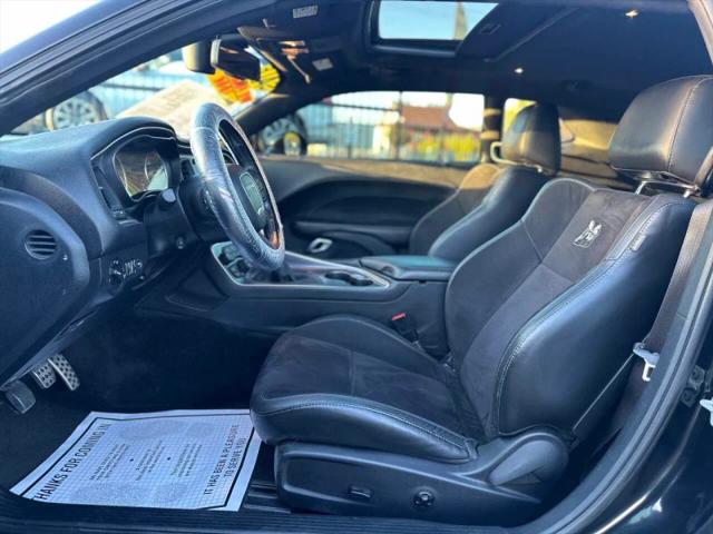 2017 Dodge Challenger 392 Hemi Scat Pack Shaker
