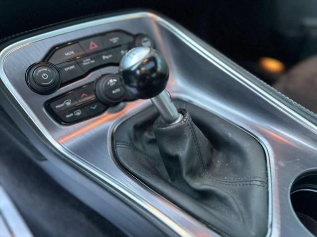 2017 Dodge Challenger 392 Hemi Scat Pack Shaker