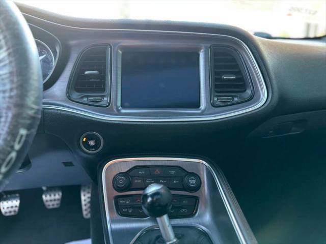 2017 Dodge Challenger 392 Hemi Scat Pack Shaker