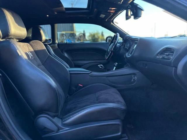 2017 Dodge Challenger 392 Hemi Scat Pack Shaker