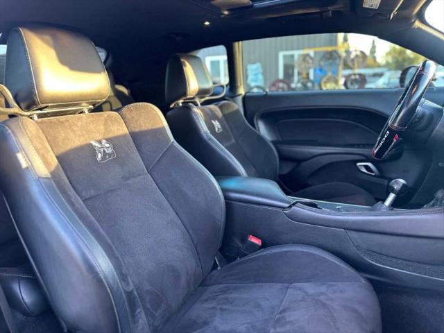 2017 Dodge Challenger 392 Hemi Scat Pack Shaker