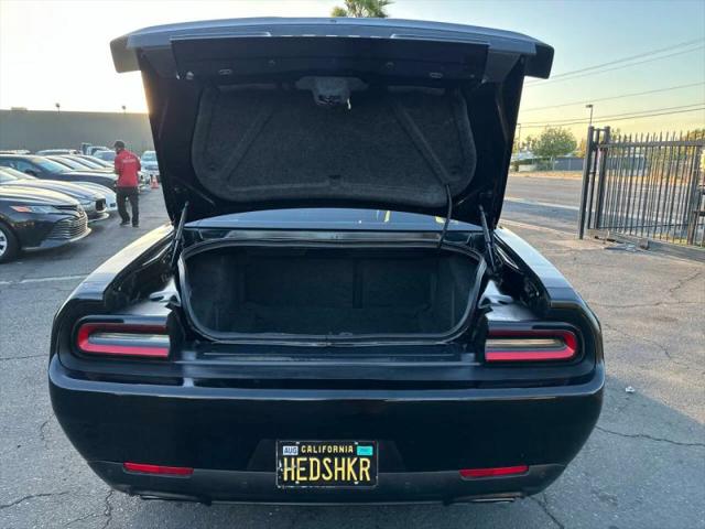 2017 Dodge Challenger 392 Hemi Scat Pack Shaker