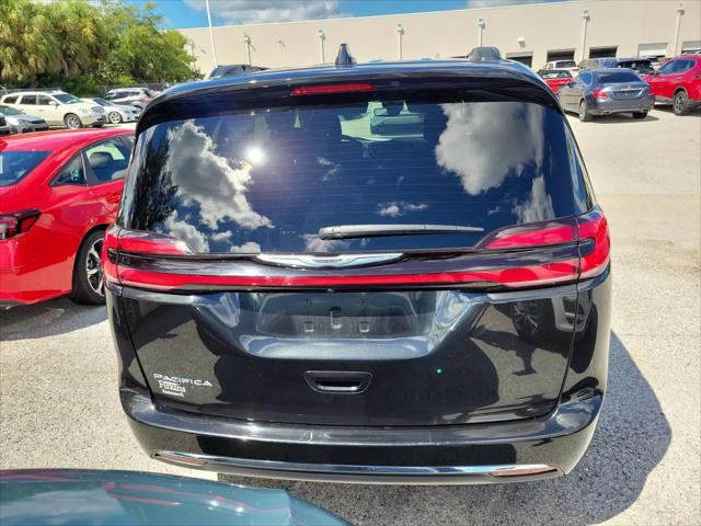 2022 Chrysler Pacifica Touring