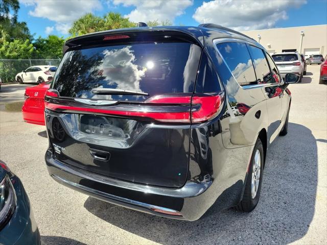 2022 Chrysler Pacifica Touring