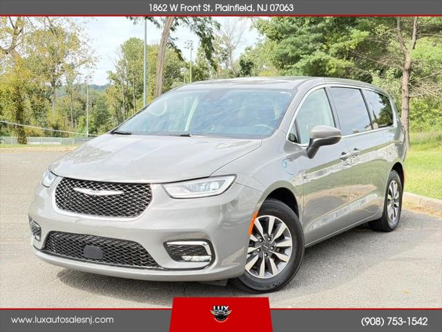 2023 Chrysler Pacifica Hybrid Touring L for sale in Plainfield, NJ