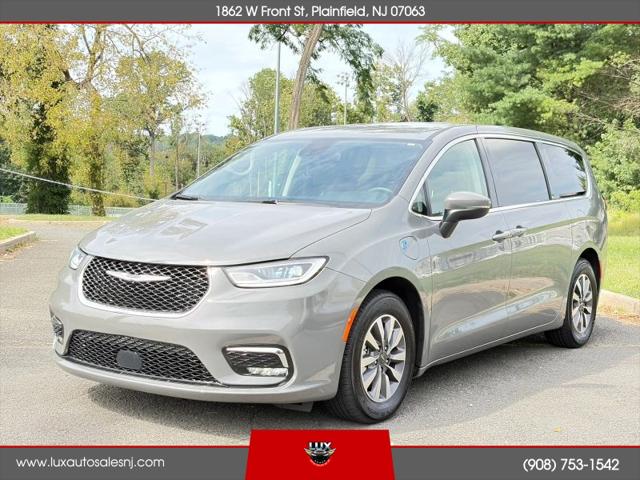 2023 Chrysler Pacifica Hybrid Touring L