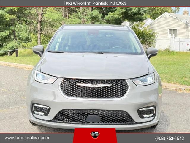 2023 Chrysler Pacifica Hybrid Touring L
