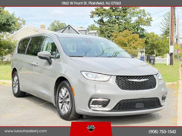 2023 Chrysler Pacifica Hybrid Touring L