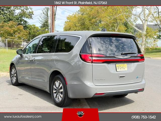 2023 Chrysler Pacifica Hybrid Touring L
