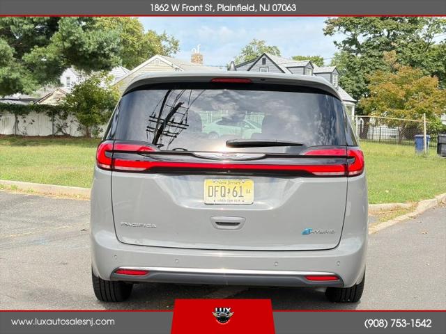 2023 Chrysler Pacifica Hybrid Touring L