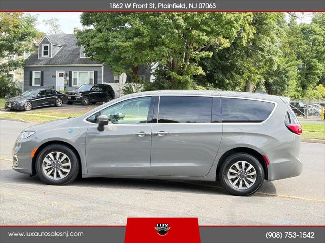 2023 Chrysler Pacifica Hybrid Touring L