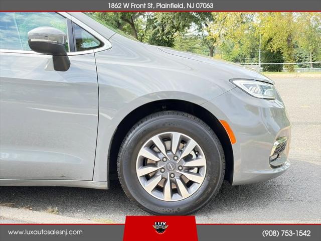 2023 Chrysler Pacifica Hybrid Touring L