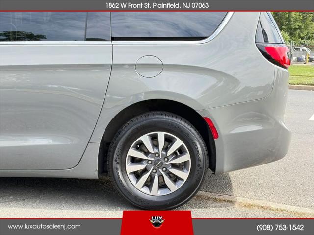 2023 Chrysler Pacifica Hybrid Touring L