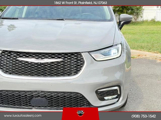 2023 Chrysler Pacifica Hybrid Touring L