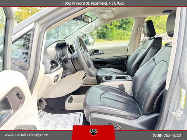 2023 Chrysler Pacifica Hybrid Touring L