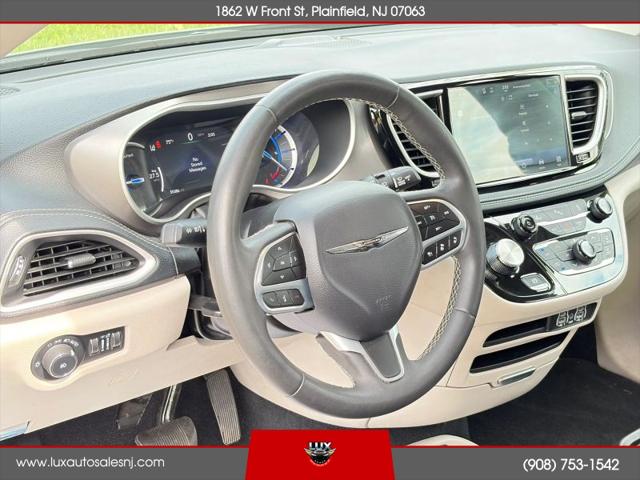 2023 Chrysler Pacifica Hybrid Touring L