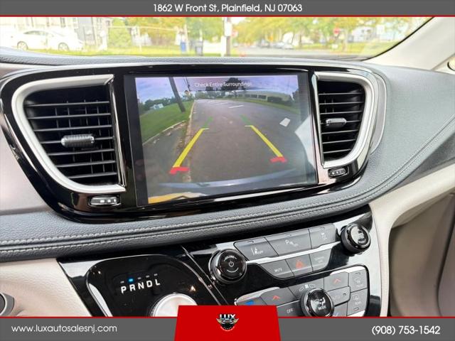 2023 Chrysler Pacifica Hybrid Touring L