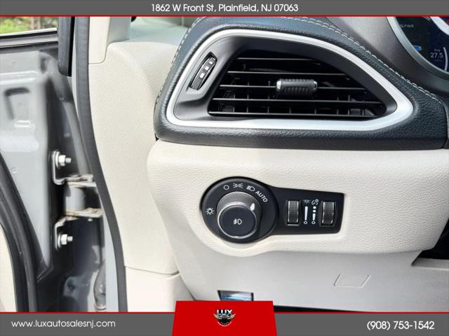 2023 Chrysler Pacifica Hybrid Touring L