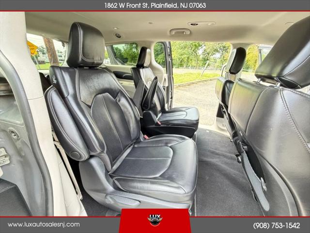 2023 Chrysler Pacifica Hybrid Touring L