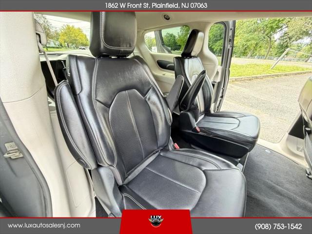 2023 Chrysler Pacifica Hybrid Touring L