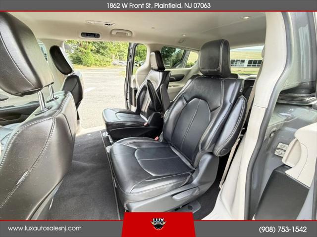 2023 Chrysler Pacifica Hybrid Touring L