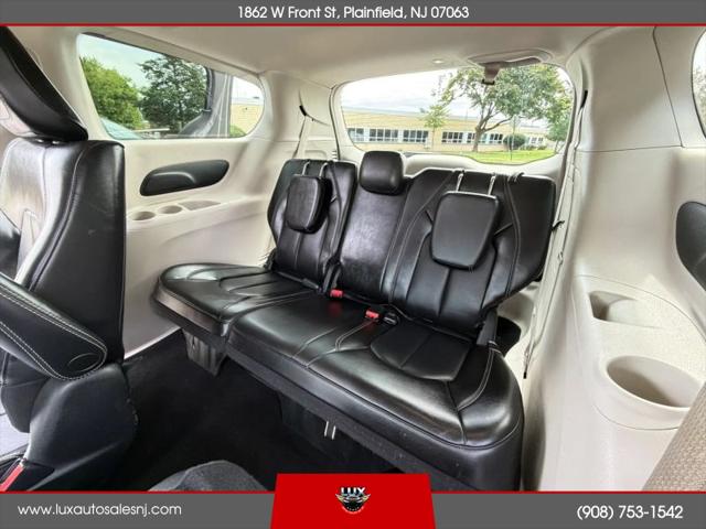 2023 Chrysler Pacifica Hybrid Touring L