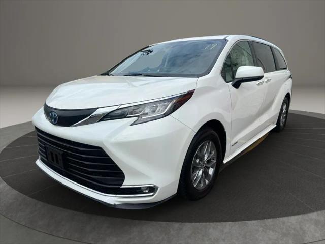 2021 Toyota Sienna XLE for sale in South Hackensack, NJ