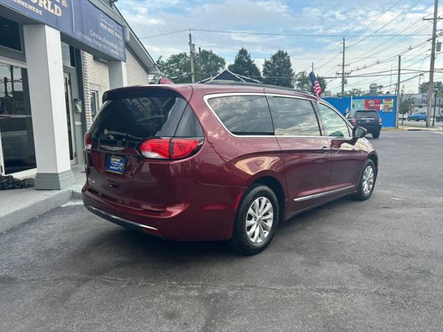 2017 Chrysler Pacifica Touring-L