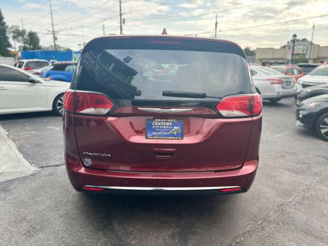 2017 Chrysler Pacifica Touring-L